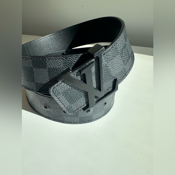LOUIS VUITTON
LV Initials Damier Graphite Pattern Belt
Size: 100/40 - Picture 3 of 6